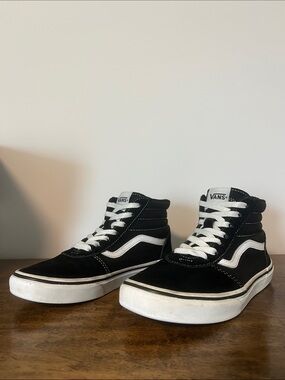 Vans High Tops Black/White - Men’s 4.5